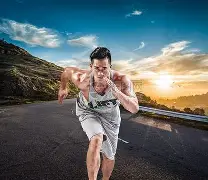 ag体育官方-冲刺阶段里昂备战社区盾，主帅复盘细节曝光，更衣室稳定，身体对抗强度拉满