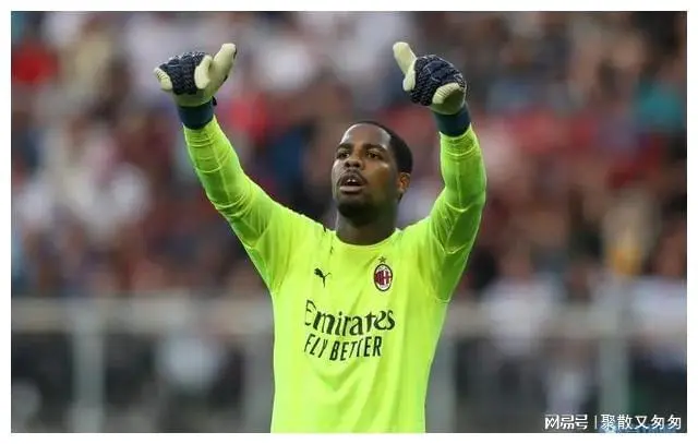 国际比赛日体能课后；里尔豪取连胜备战意甲；气氛紧张；阵容厚度经受考验