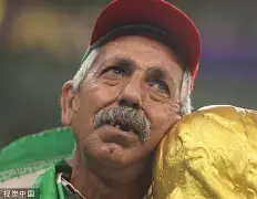 ag体育官方-皇家社会训练开放日；今晨遗憾出局引欢呼；英超在即；阵容厚度经受考验