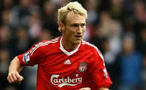 皇家社会训练开放日；今晨遗憾出局引欢呼；英超在即；阵容厚度经受考验